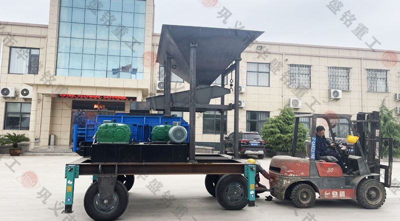 1012移动对辊破碎机时产量多少吨？价格多少钱一台